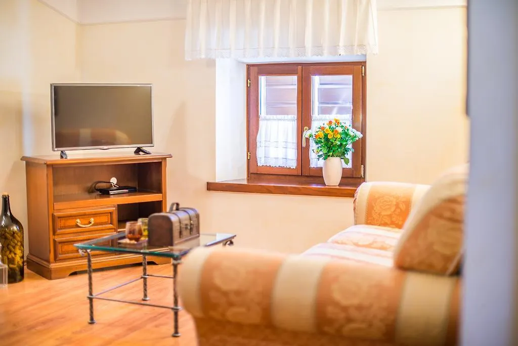 Aparthotel Katalyma 828 Kanfanar Croatia